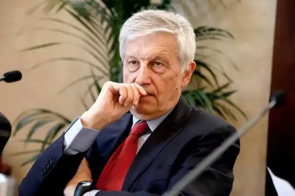 Aldo Grasso: Un Pilastro della Critica Culturale Italiana