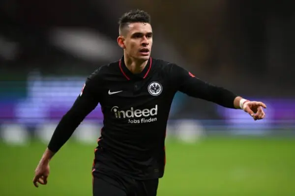 Barcellona e Eintracht Francoforte: Scontro di Stile e Strategia