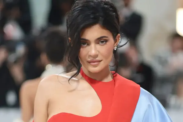 Kylie Jenner: Dal Reality alla Leadership Imprenditoriale