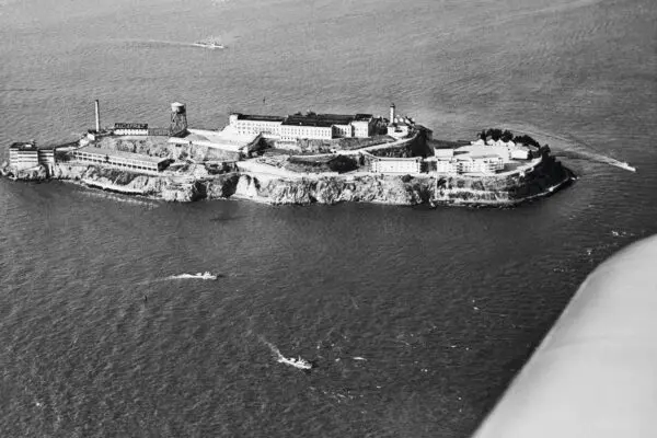 Alla Scoperta di Alcatraz: Leggenda e Storia