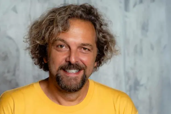 Antonio Ornano: La Carriera di un Comico Innovativo