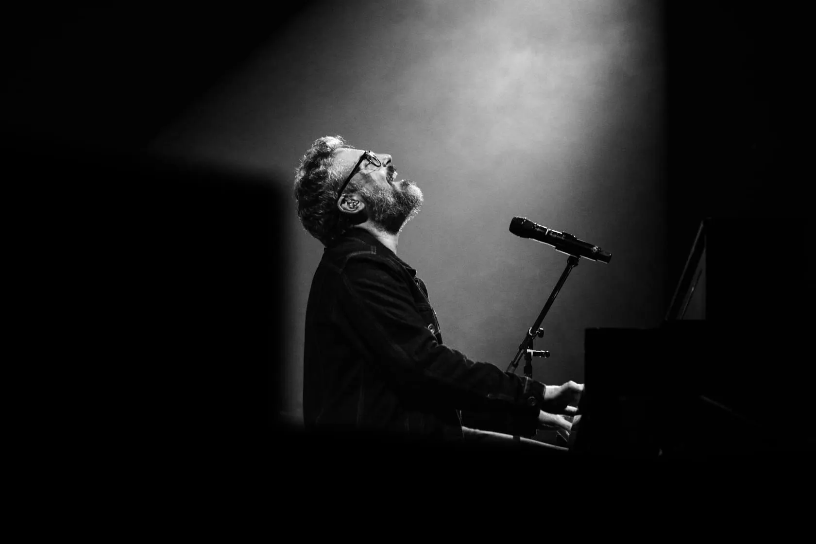 Brunori: L’Artista che Sta Rivoluzionando la Musica Italiana