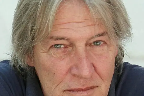 La Vita e le Opere di Carlo Cecchi, un Maestro del Teatro image 1