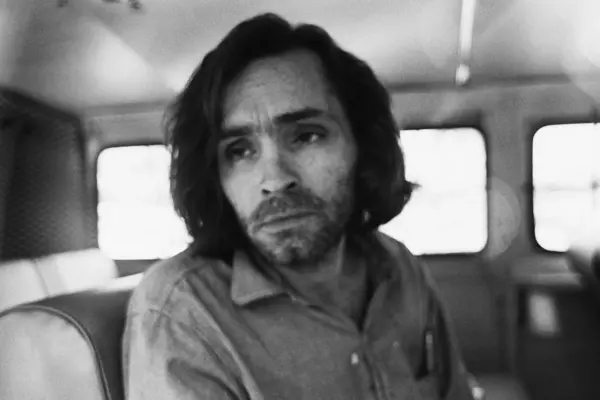 Charles Manson: Un’analisi della sua vita e dell’eredità