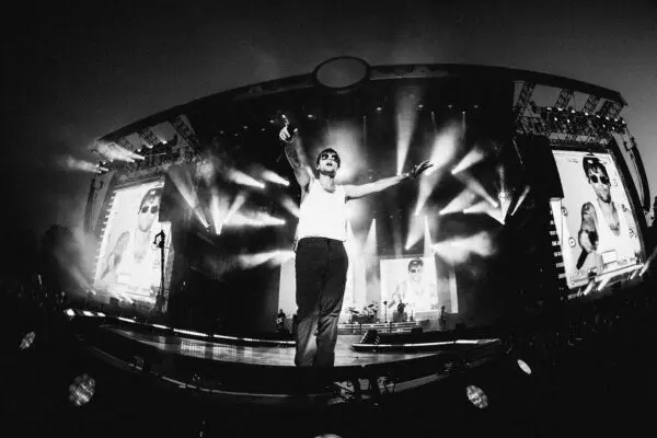 L’Evoluzione di Louis Tomlinson in ‘Dark to Light’