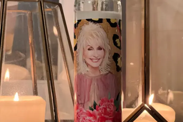 Dolly Parton: Una Leggenda della Musica e della Filantropia
