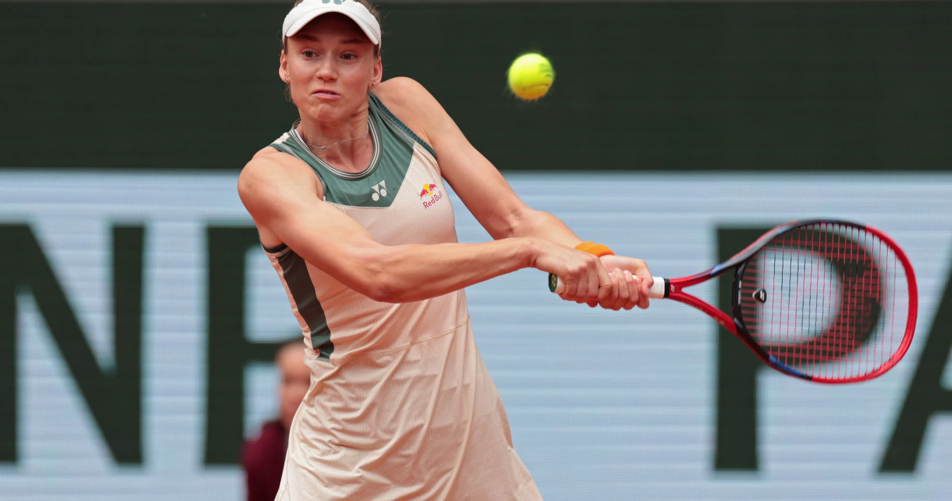 Elena Rybakina: La Nuova Stella del Tennis Femminile