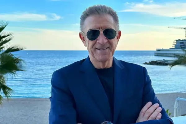 Ezio Greggio: Un’Icona della Televisione Italiana