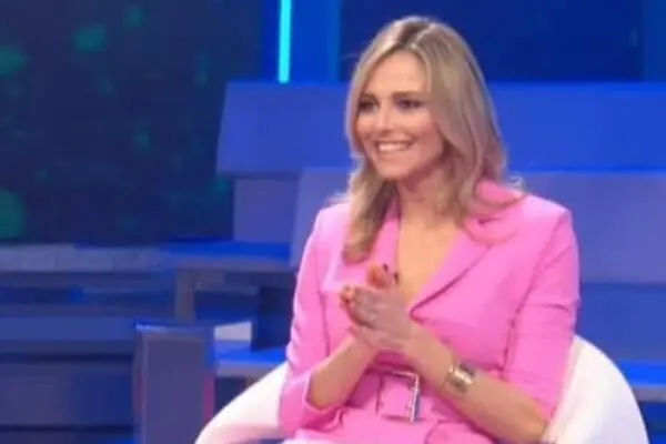 Francesca Fialdini: Il Talento della Televisione Italiana