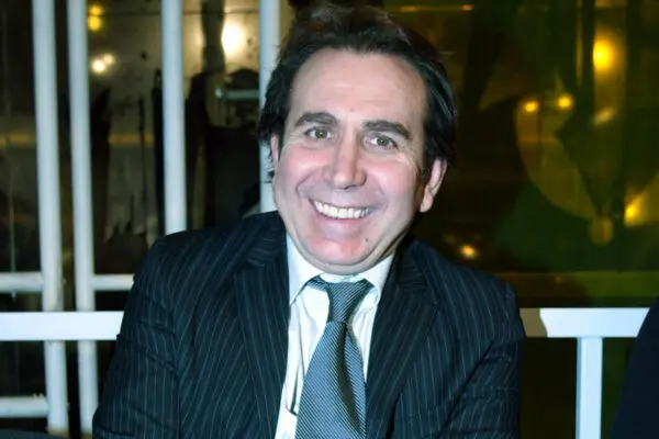 Giucas Casella: La Magia e il Carisma in TV