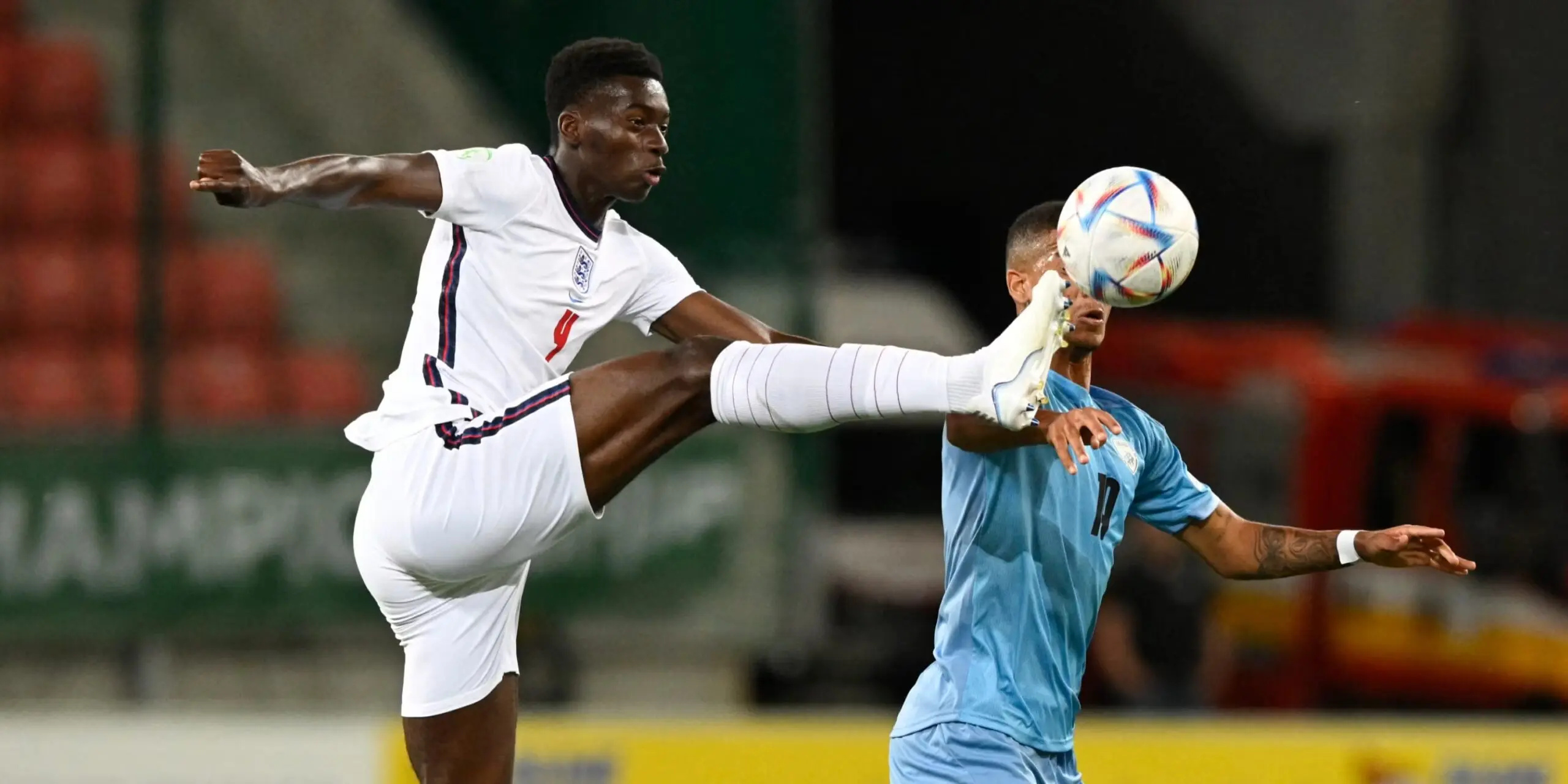 Iroegbunam: Un Talento Emergente nel Calcio