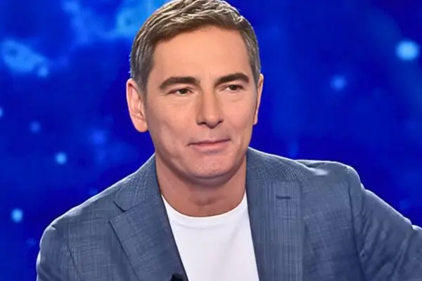 Marco Liorni: Il conduttore che ha conquistato il cuore degli italiani