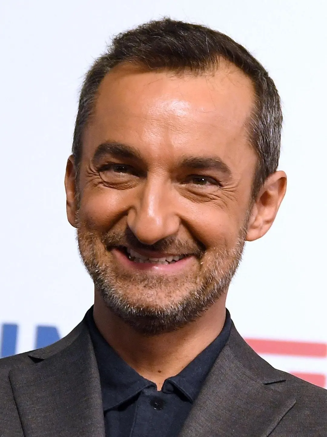 La carriera di Nicola Savino: Un volto noto della tv italiana