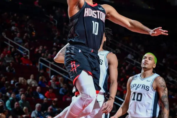 Rockets e Spurs: La Rivalità Continua in NBA