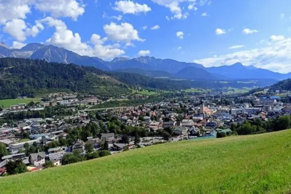 Schladming: Una Gemma Sciistica nel Cuore delle Alpi