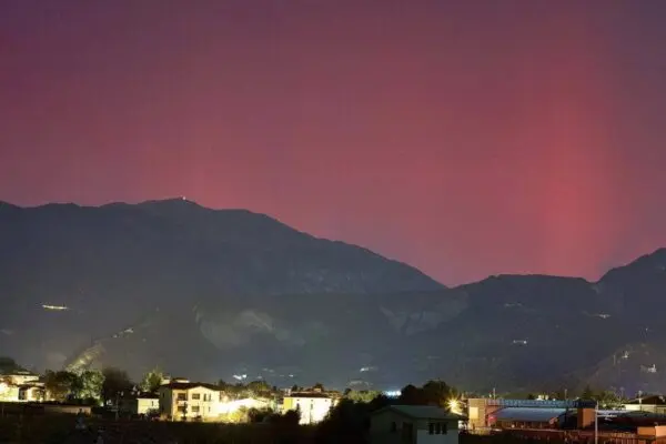 Tempeste Solari Portano Aurore Boreali in Italia image 1