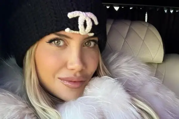 Wanda Nara: La Showgirl e Agente Calcistico di Successo