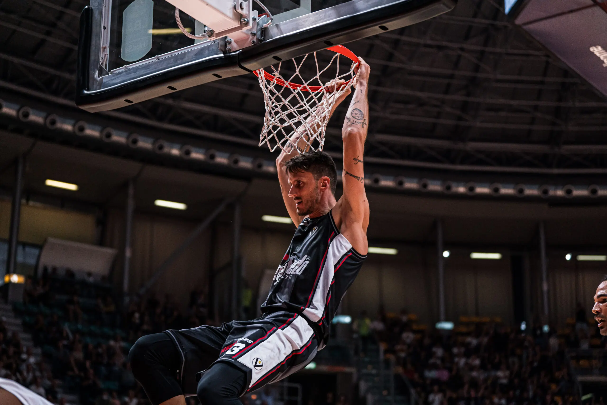 La carriera di Achille Polonara nel basket italiano