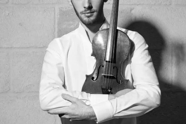 Andrea Zanon: Il Violinista che Incanta il Mondo