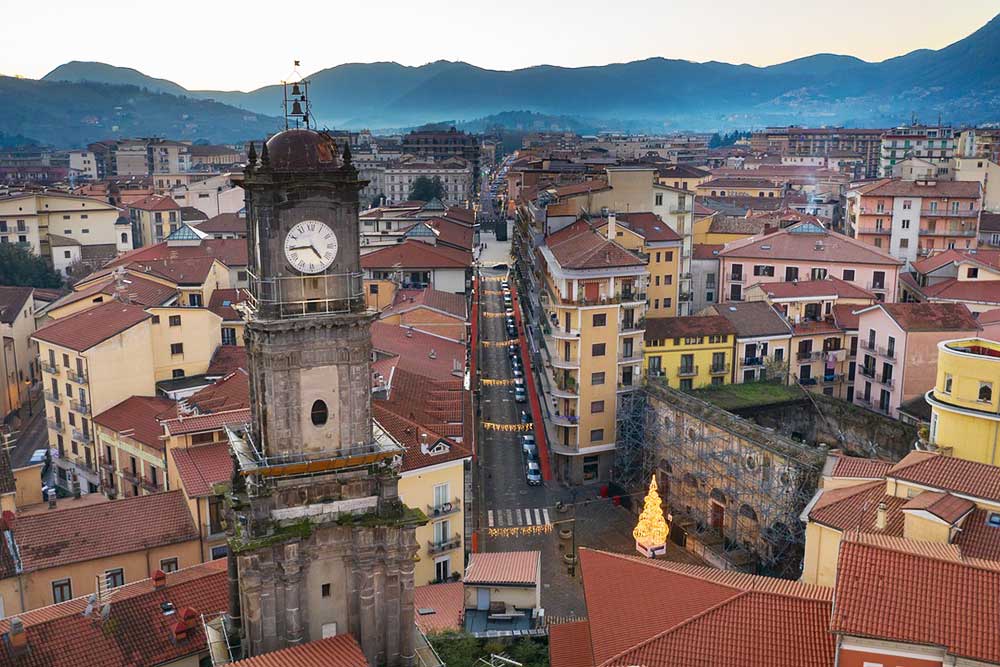 La Sfida Cruciale tra Avellino e Frosinone: Importanza e Impatti