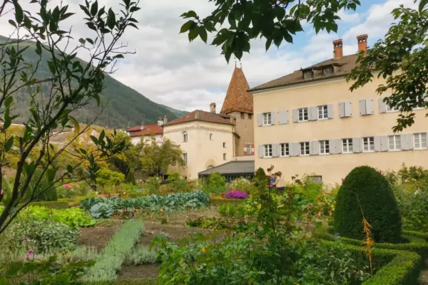 Scoprire Bressanone: La Magia della Montagna