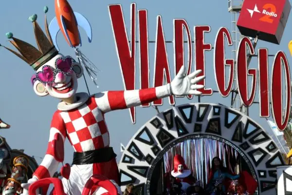Carnevale di Viareggio: Storia, Eventi e Tradizioni