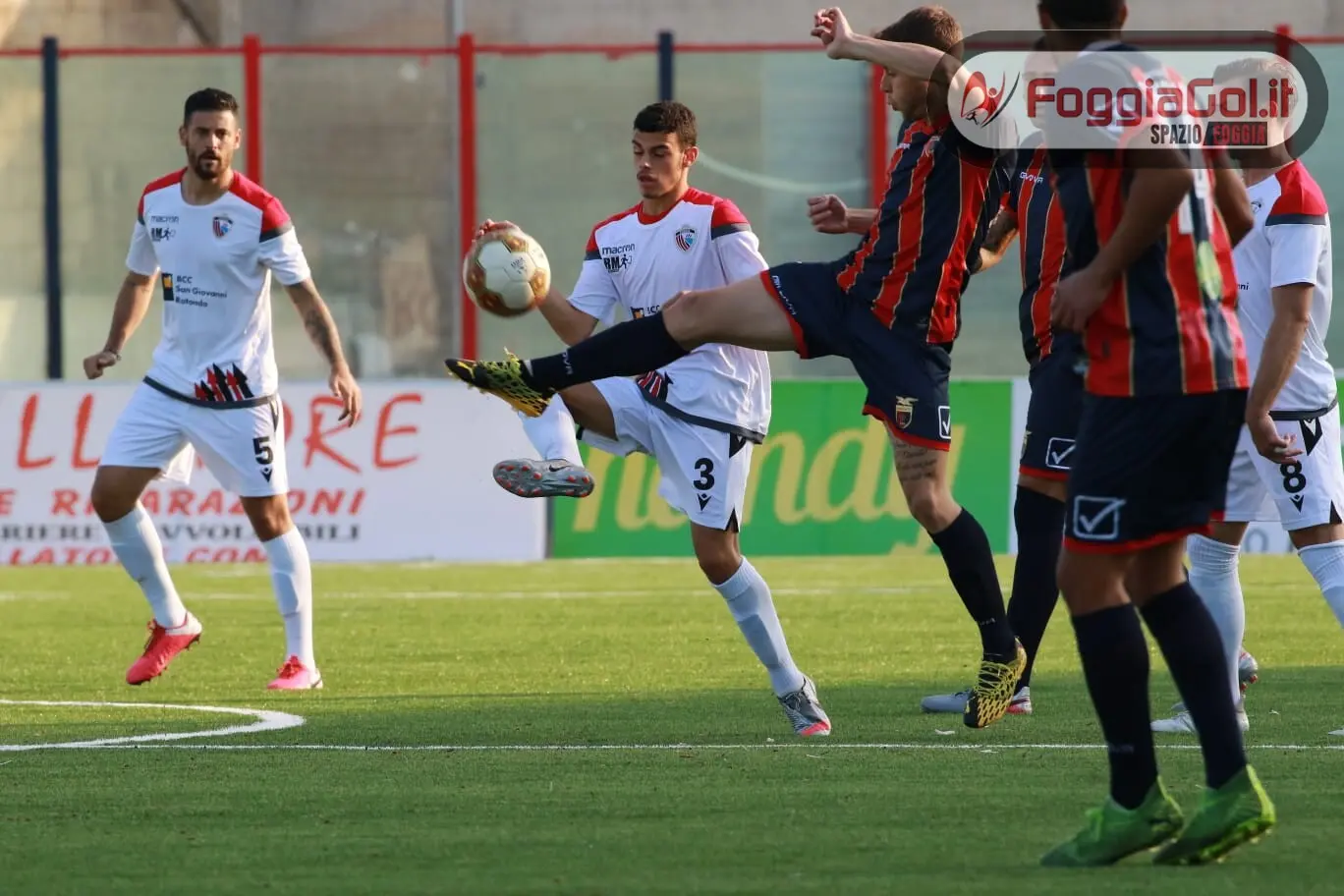 Casertana vs Foggia: La Storia di una Rivalità Passionale