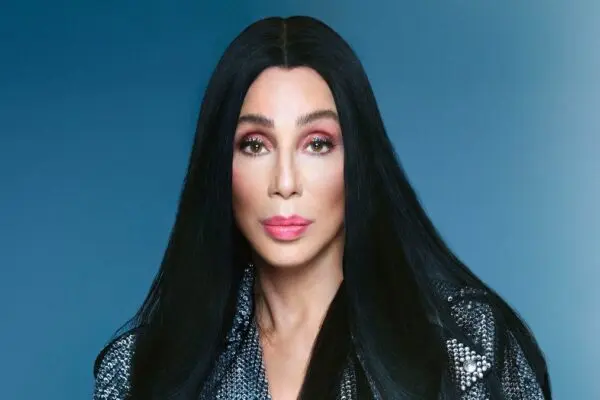 La Leggendaria Carriera di Cher: Musica e Cinema