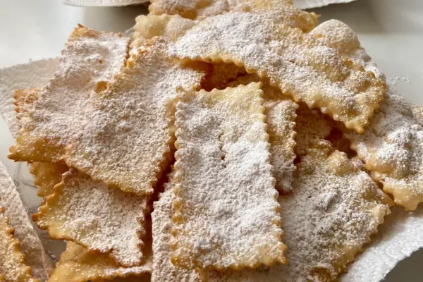 Chiacchiere di Carnevale: Il Dolce Simbolo delle Festività
