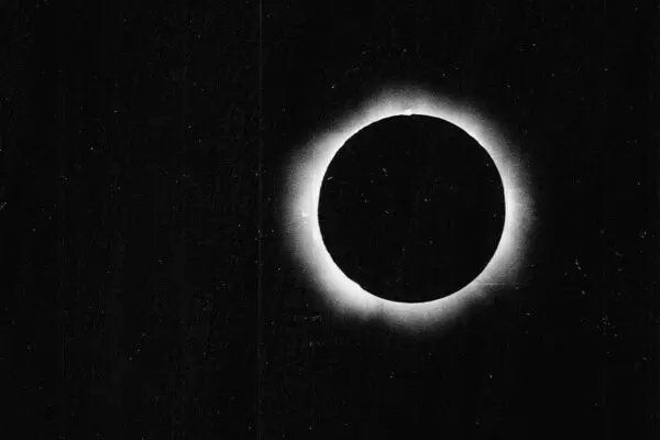 Eclissi Solare Parziale: Tutto Quello che Devi Sapere