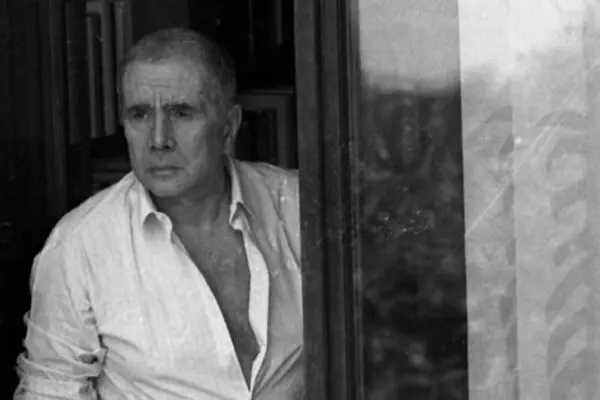 Enzo Tortora: La vita e l’eredità di un grande conduttore