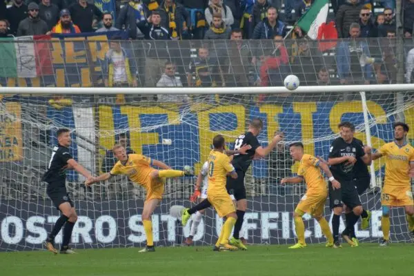 Frosinone vs Venezia: Importanza e Implicazioni nel Calcio