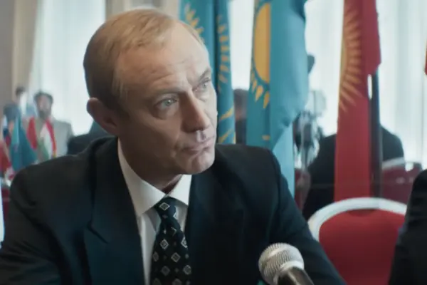 Esplorando ‘Il Mago del Cremlino’: Un Film Sulla Politica Russa