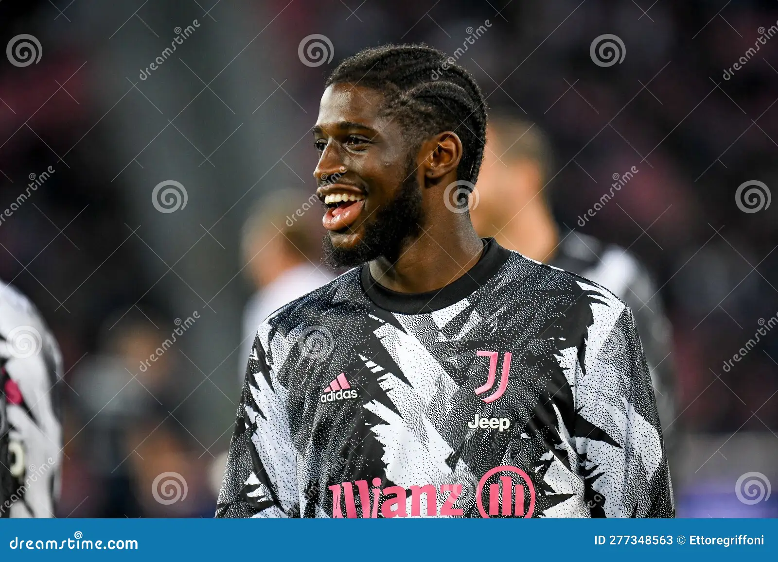 Il Talento Emergente di Iling Junior nel Calcio Italiano