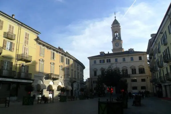 Scopri Ivrea: Storia e Tradizioni Culturali