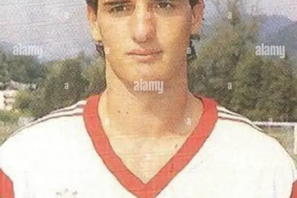 Lorenzo Amoruso: Un leader del calcio italiano