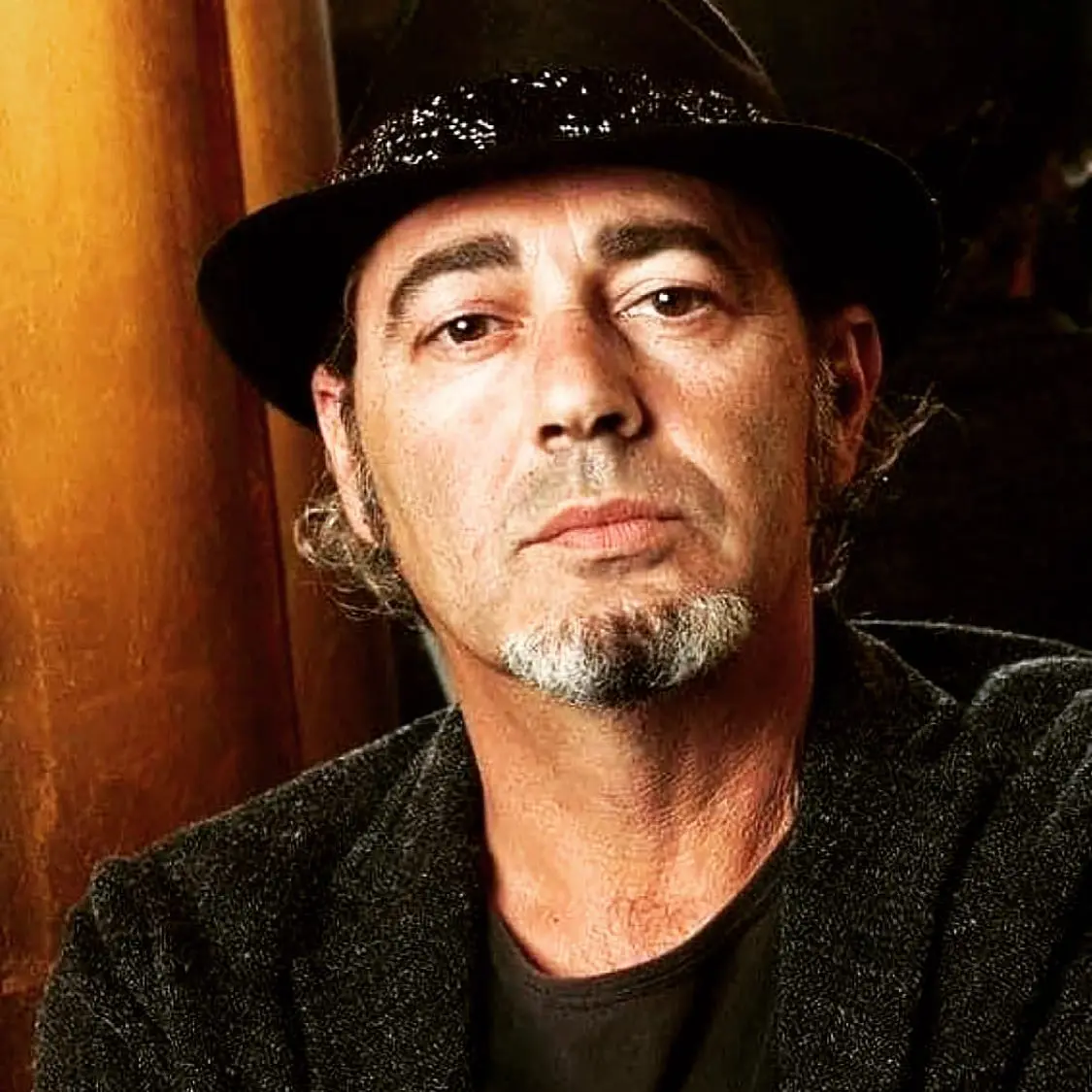 Luca Carboni: Un Viaggio nella Sua Musica e Carriera