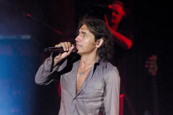 Luciano Ligabue: La Leggenda della Musica Italiana
