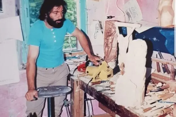 Mauro Corona: Vita e Opere di un Autore Contemporaneo