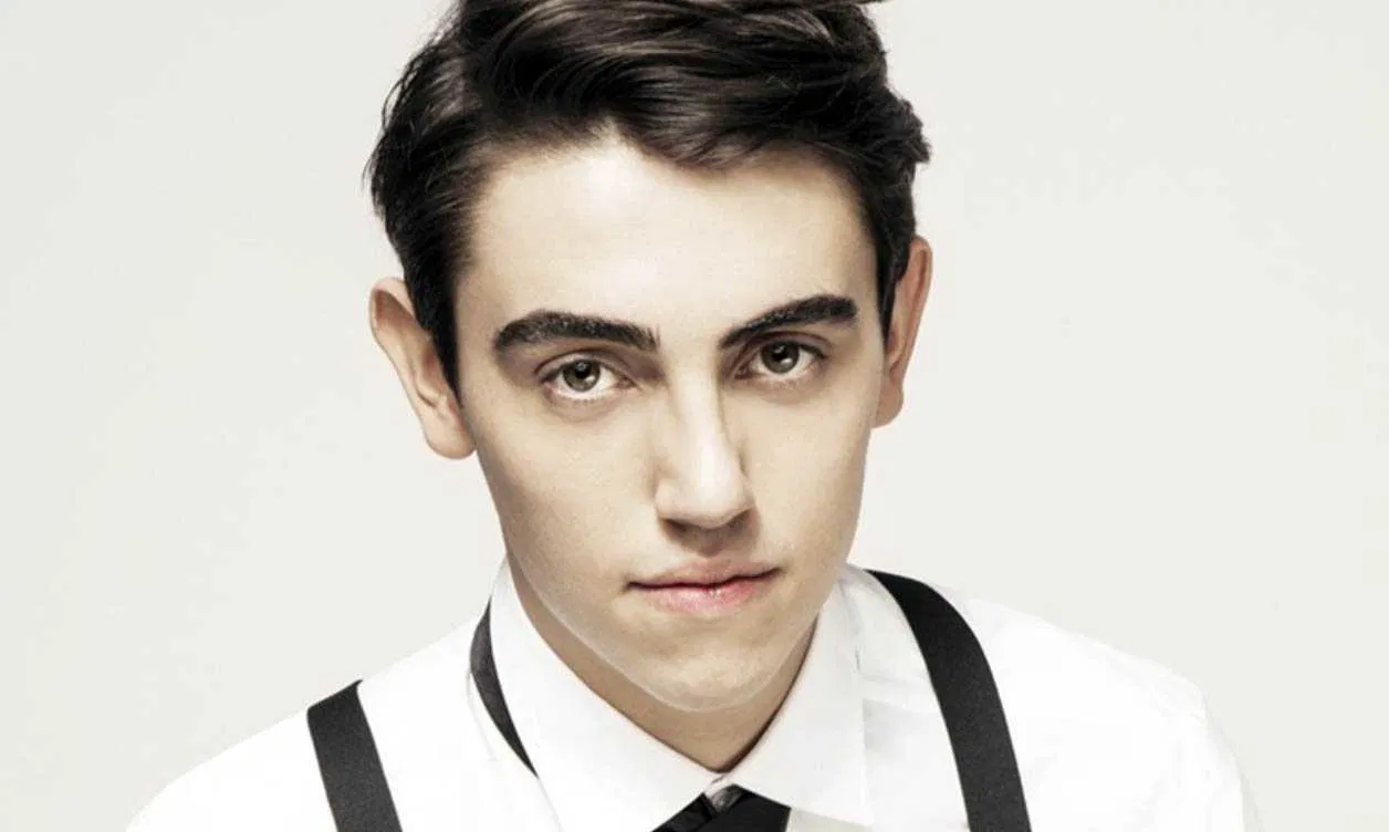 Michele Bravi: Un rinnovato successo nella musica italiana