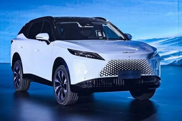 Omoda 7: Prezzo e Caratteristiche del Nuovo Modello