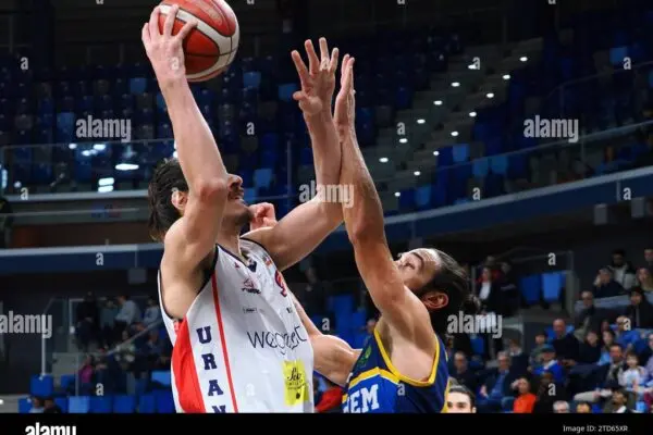 Pistoia vs Urania Milano: Una Battaglia Cruciale in Serie A2