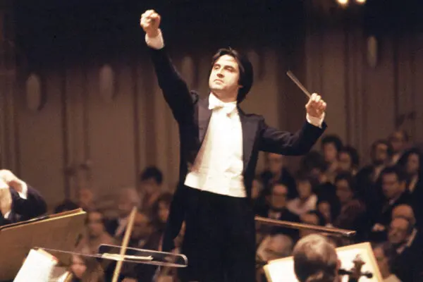 Riccardo Muti: La Storia di un Grande Direttore d’Orchestra