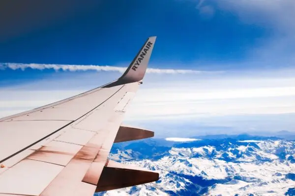Ryanair: L’Impatto della Compagnia Aerea Low-Cost