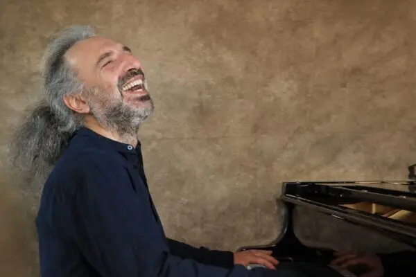 Stefano Bollani: L’Artista che Incanta la Musica Italiana