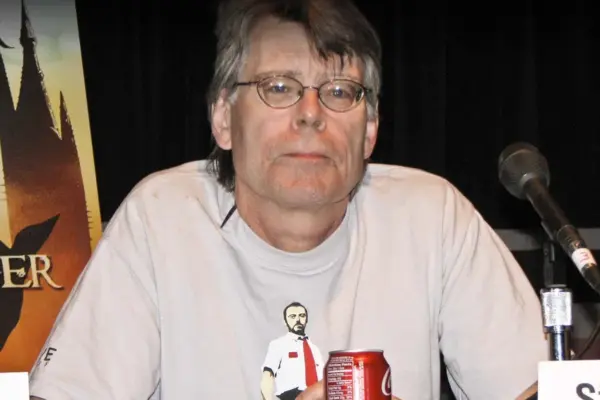 Stephen King: Il Maestro del Brivido e la sua Influenza