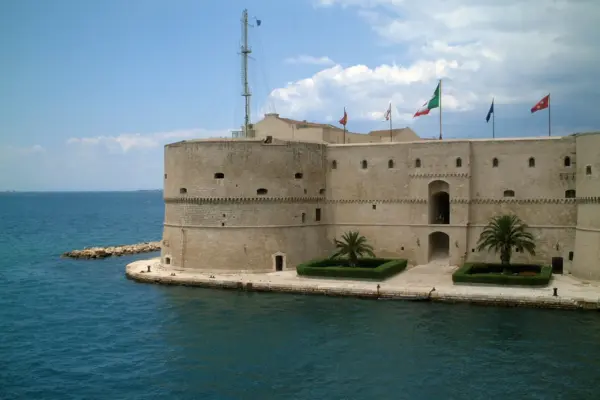 Taranto: Un Viaggio nella Storia e nella Cultura