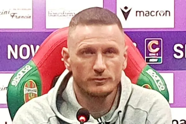 Ternana e Torres: Storia di una Rivalità Calcistica