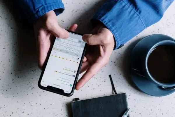 La Truffa WhatsApp Ballerina: Allerta e Precauzioni