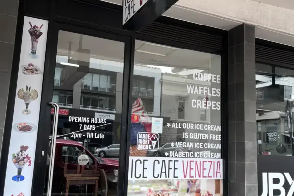 Venezia: Un Tesoro Culturale e Turistico in Pericolo